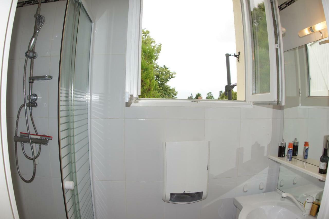 Le Petit Nid Villa Neuille-le-Lierre Exterior photo